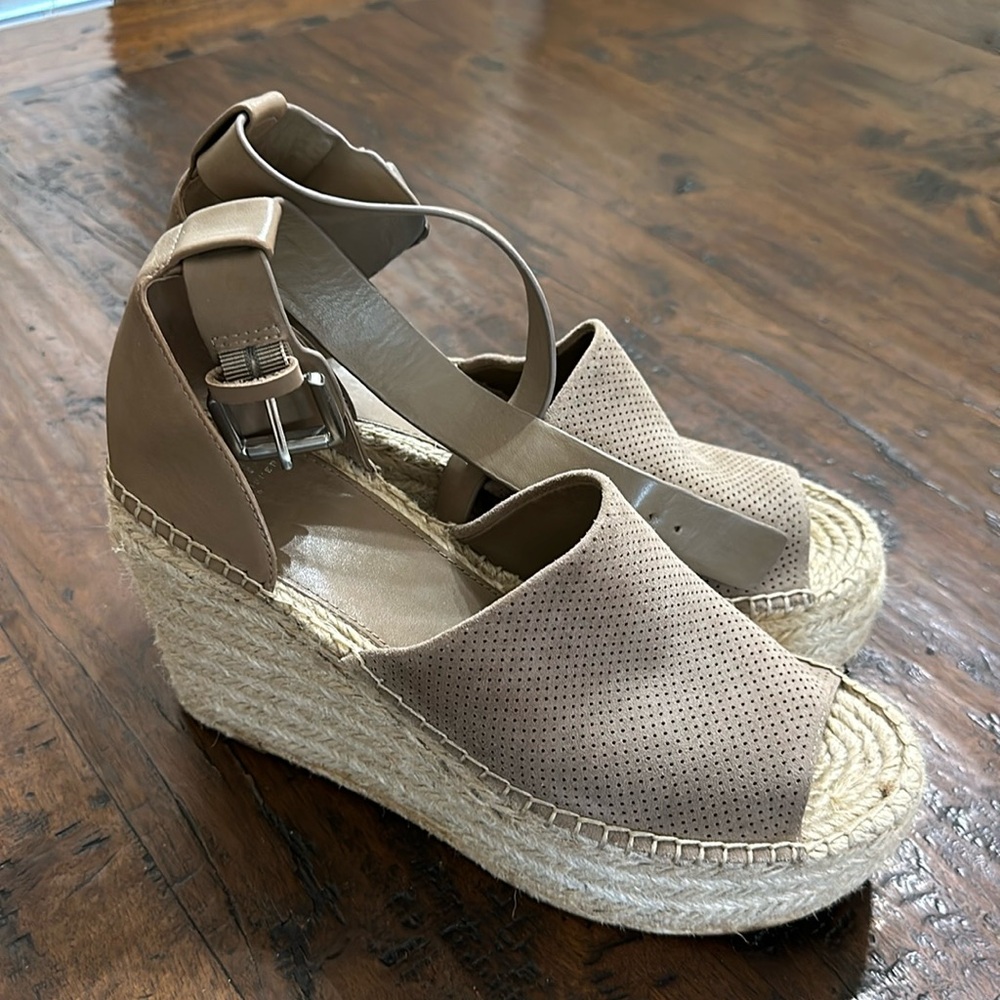 Marc Fisher women’s wedge shoes size 11